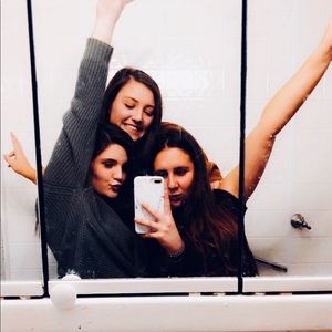 Meet your Posher, Leslieleslie